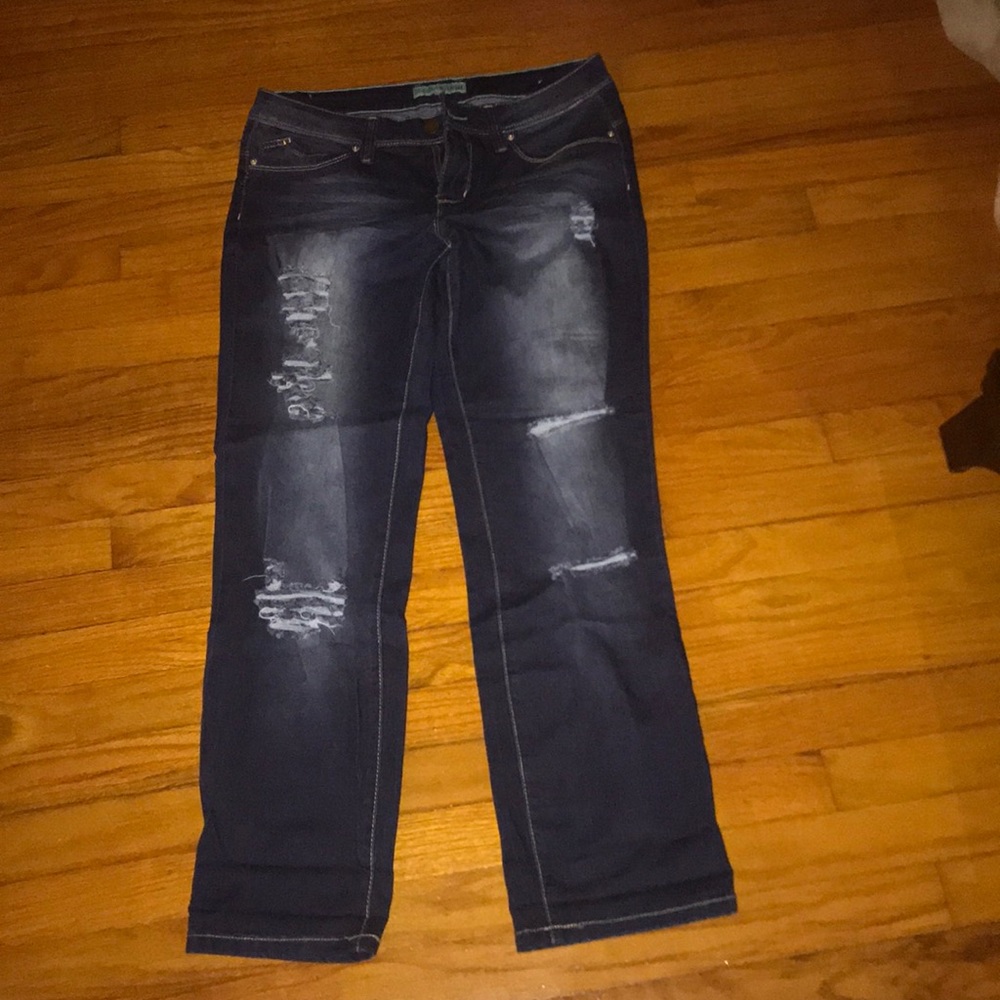 Wanna Betta Butt destructed jeans! NWT!